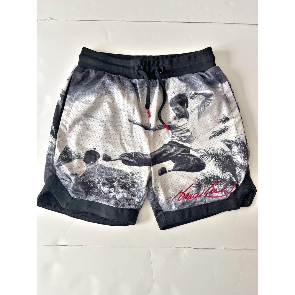 Bruce Lee Shorts Mens Small Gray 5 Inseam Graphic Mesh Drawstring Athletic